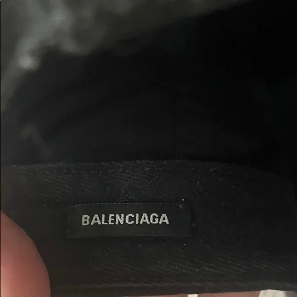 Balenciaga Black Cap with Red Logo Embroidery - Picture 4 of 8